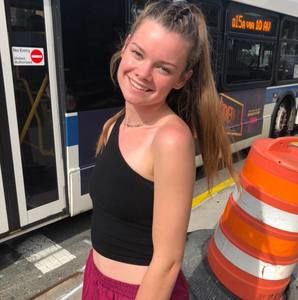 Meet your Posher, Danielle